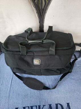 Vintage American Tourister duffel bag